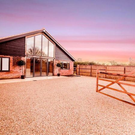 Beautiful Barn Conversion Close To The Broads Dilham Exterior foto