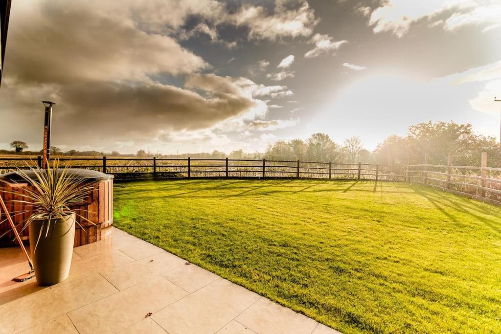 Beautiful Barn Conversion Close To The Broads Dilham Exterior foto